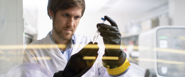 Postdoctoral research fellow Dr. Ruben Mars studying genetics, diet and IBS in Dr. Kashyap's lab at Mayo Clinic